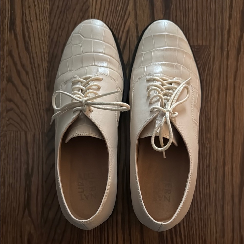 Naturalizer Cream Lace-Up Oxfords